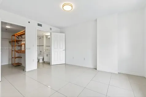 2475 NW 16th St Road Miami FL 33125