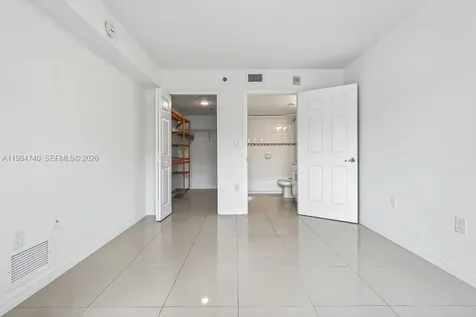 2475 NW 16th St Road Miami FL 33125