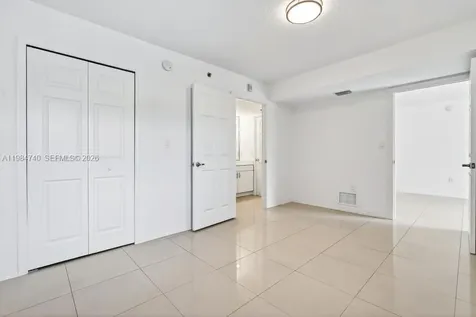 2475 NW 16th St Road Miami FL 33125