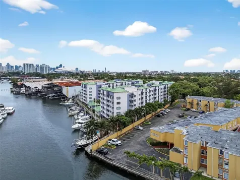 2475 NW 16th St Road Miami FL 33125