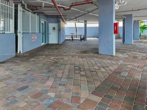 2475 NW 16th St Road Miami FL 33125