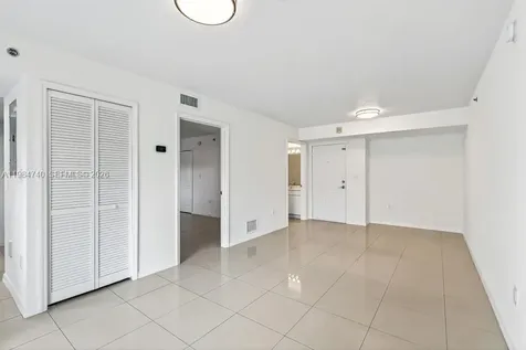 2475 NW 16th St Road Miami FL 33125