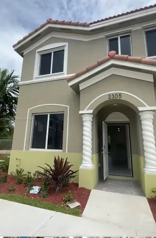 2305 SE 10th Street Homestead FL 33035