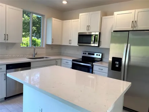 2305 SE 10th Street Homestead FL 33035