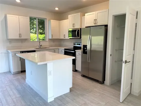 2305 SE 10th Street Homestead FL 33035