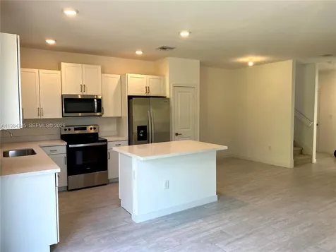 2305 SE 10th Street Homestead FL 33035