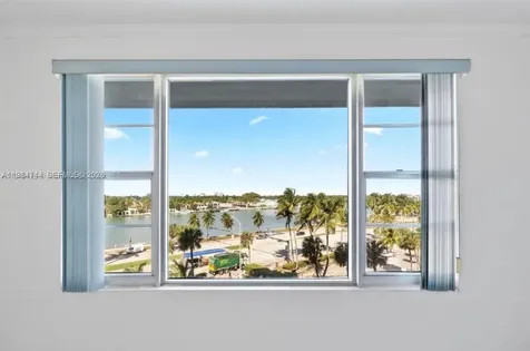 5255 Collins Avenue Miami Beach FL 33140