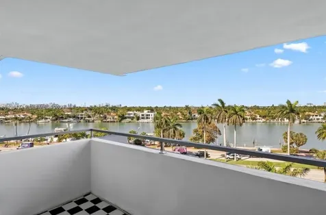 5255 Collins Avenue Miami Beach FL 33140