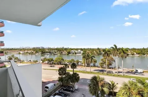 5255 Collins Avenue Miami Beach FL 33140
