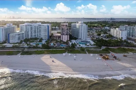 5255 Collins Avenue Miami Beach FL 33140