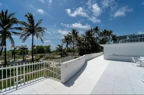 5255 Collins Avenue Miami Beach FL 33140