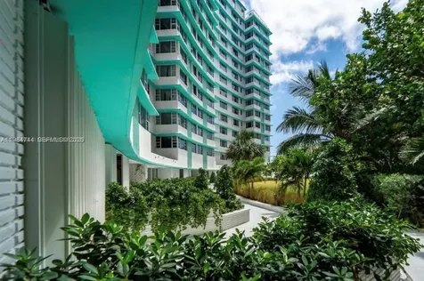 5255 Collins Avenue Miami Beach FL 33140