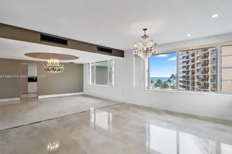 5255 Collins Avenue Miami Beach FL 33140