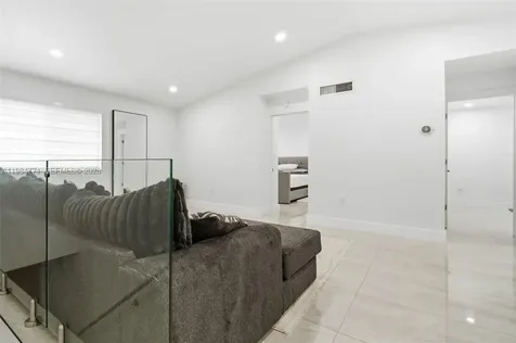 8027 Lake Drive Doral FL 33166