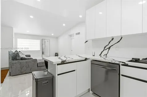 8027 Lake Drive Doral FL 33166