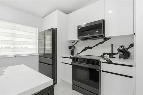 8027 Lake Drive Doral FL 33166