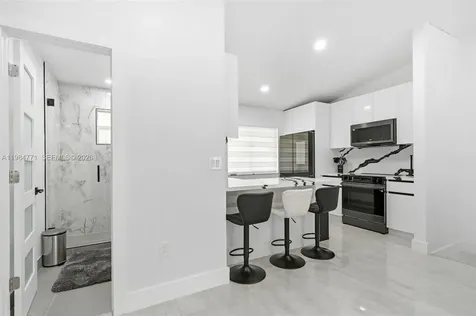 8027 Lake Drive Doral FL 33166