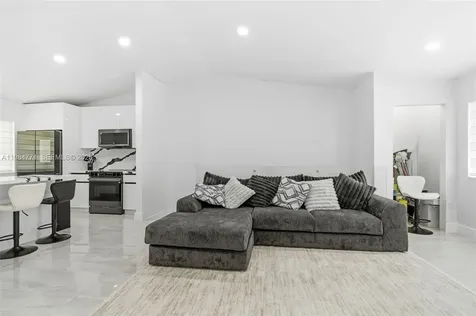 8027 Lake Drive Doral FL 33166