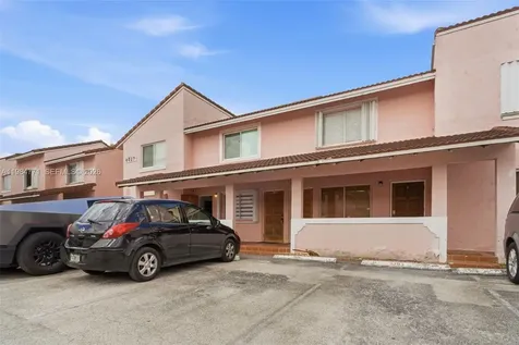 8027 Lake Drive Doral FL 33166