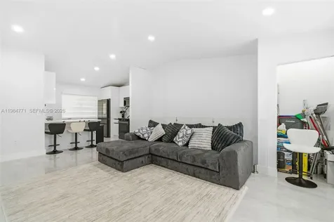 8027 Lake Drive Doral FL 33166