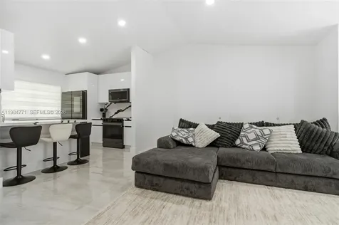 8027 Lake Drive Doral FL 33166