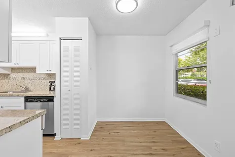 1401 SW 128th Terrace Pembroke Pines FL 33027