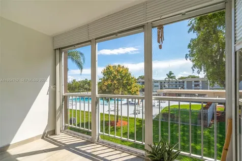 1101 Hillcrest Court Hollywood FL 33021