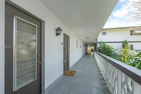 1101 Hillcrest Court Hollywood FL 33021