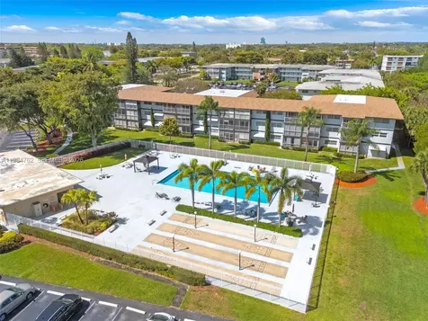 1101 Hillcrest Court Hollywood FL 33021