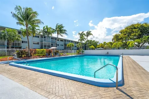 1101 Hillcrest Court Hollywood FL 33021