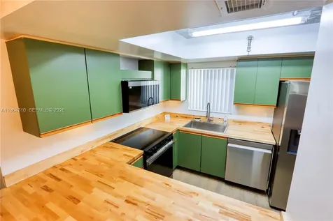 201 NW 7th Street Miami FL 33136