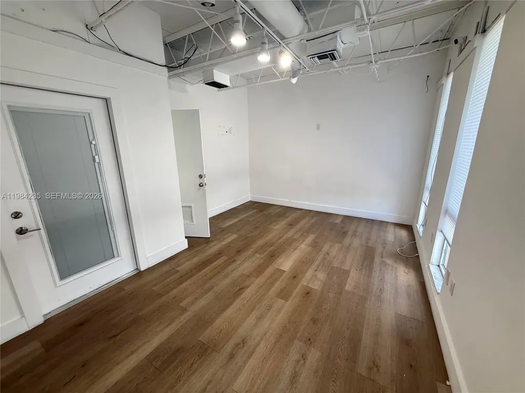 810 NE 125th Street North Miami FL 33161