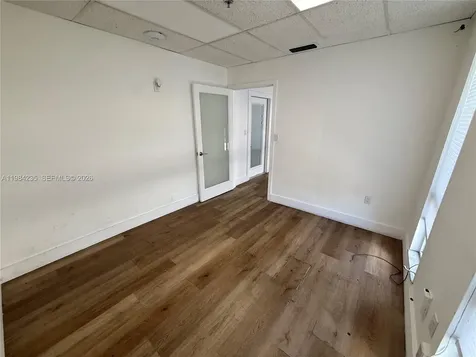 810 NE 125th Street North Miami FL 33161