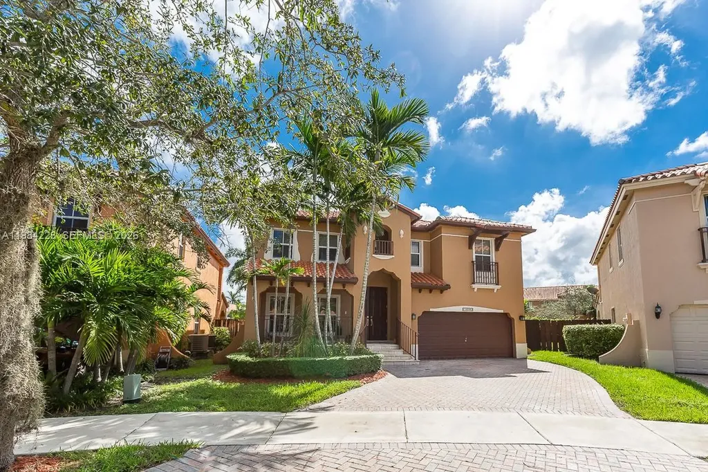 15226 SW 29th Terrace Miami FL 33185