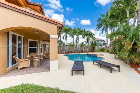 15226 SW 29th Terrace Miami FL 33185