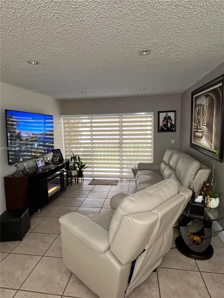 1900 W 68th Street Hialeah FL 33014