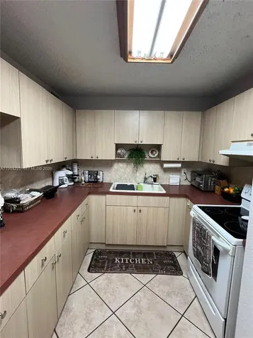 1900 W 68th Street Hialeah FL 33014