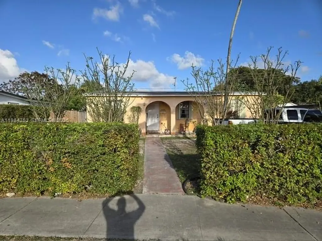 4135 SW 116th Avenue Miami FL 33165
