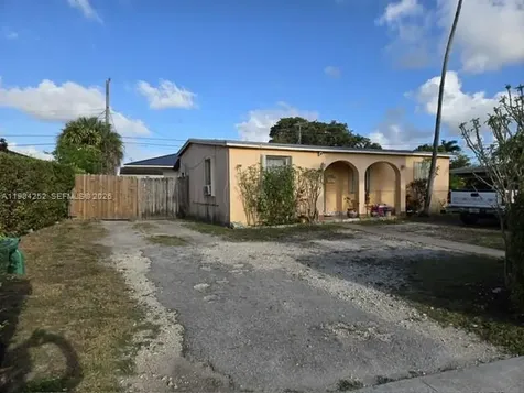 4135 SW 116th Avenue Miami FL 33165