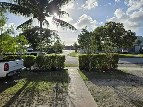 4135 SW 116th Avenue Miami FL 33165