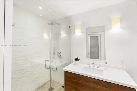 5555 Collins Avenue Miami Beach FL 33140