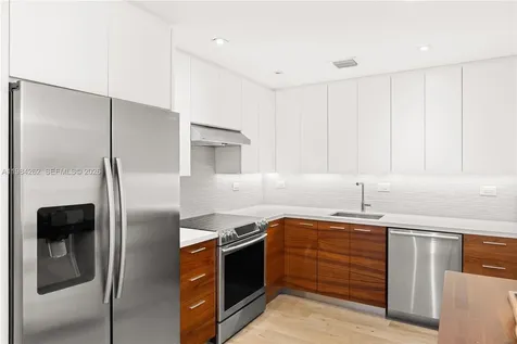 5555 Collins Avenue Miami Beach FL 33140