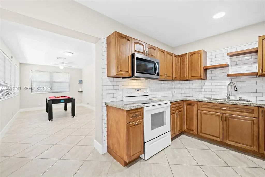 864 NW 16th Terrace Fort Lauderdale FL 33311