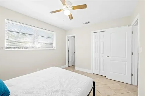864 NW 16th Terrace Fort Lauderdale FL 33311
