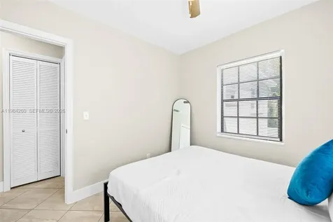 864 NW 16th Terrace Fort Lauderdale FL 33311