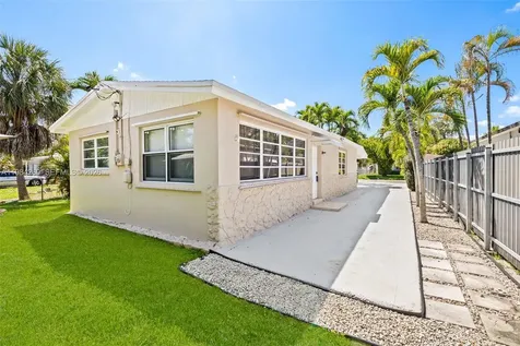 864 NW 16th Terrace Fort Lauderdale FL 33311