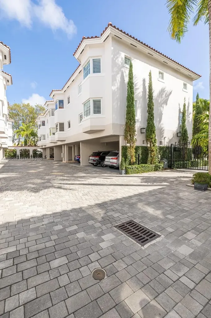 261 Navarre Avenue Coral Gables FL 33134