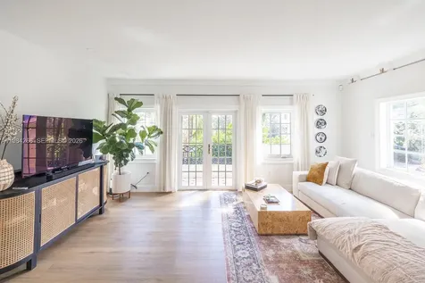261 Navarre Avenue Coral Gables FL 33134