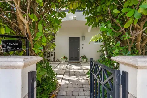 261 Navarre Avenue Coral Gables FL 33134