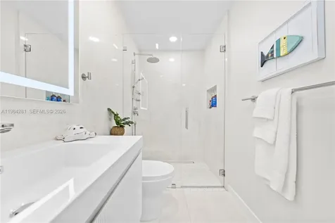 2415 W 67th Place Hialeah FL 33016